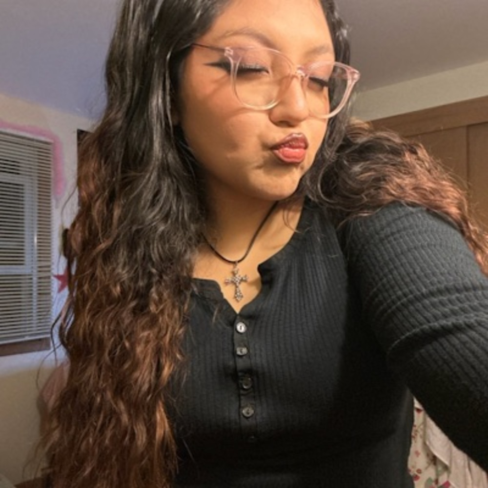 Meet your Posher, Esmeralda